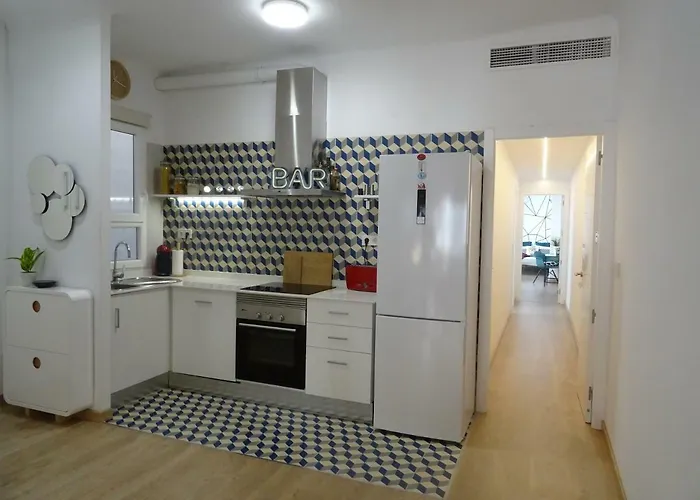 Diseno Y Confort En El Centro De 아파트 *